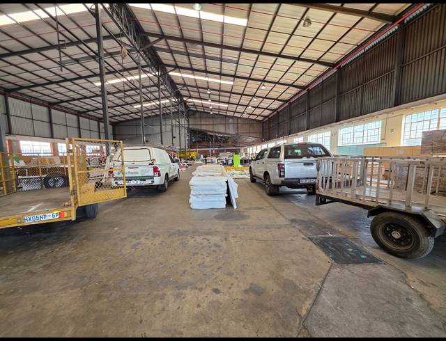 3,578M² WAREHOUSE TO LET IN BOOYSENS